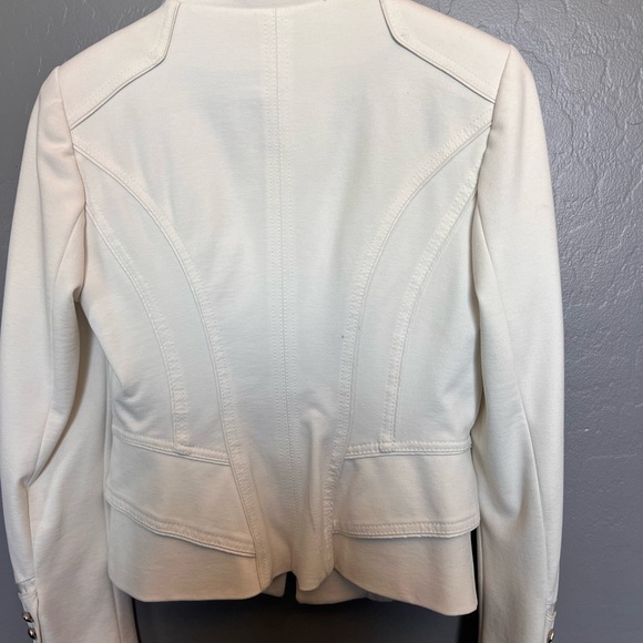 Sz 2 WHBM Blazer -ivory/off white. dress it up or down w jeans or pencil skirt - Picture 4 of 5